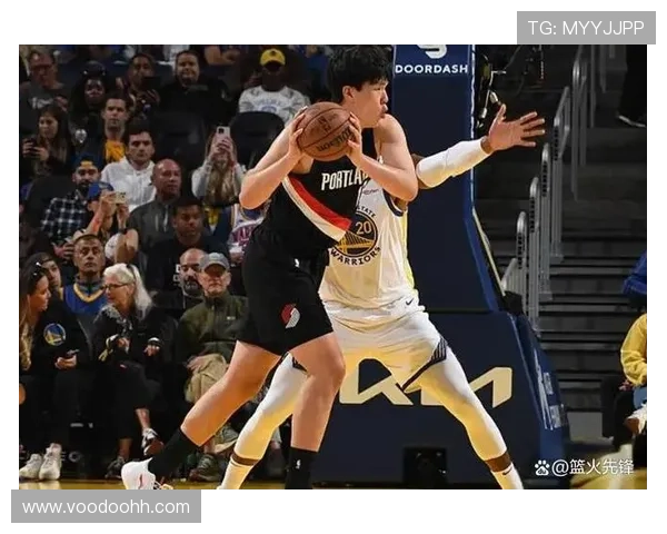 一名球员被罚下场后，替补席的入场规则是怎样的？